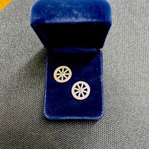 Montana Silversmiths wagon wheel earrings